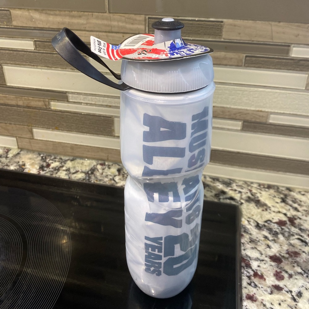 🌞Sale 3 for $15 Mustang Alley water bottle/ cold tastes better 🐎